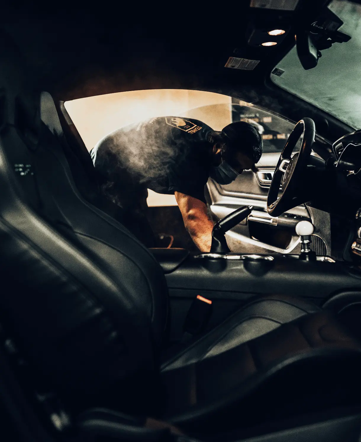 Detallado interior profesional de un vehículo en FALH Detailing